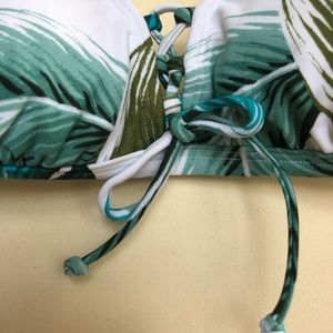 Xhilaration Swim - Feather Bikini Top Xhilaration Swim - Feather Bikini Top